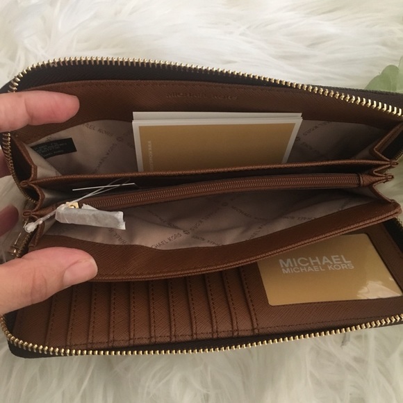 New Michael Kors jet XL wallet - Picture 4 of 6